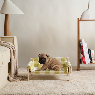 Chaise longue chic à carreaux pour animaux