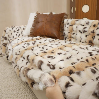 Housse de canapé en fausse fourrure Leopard Warmth de luxe